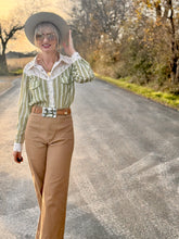 Im a daisy pearl snap