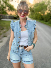 The pistol pearl buckle