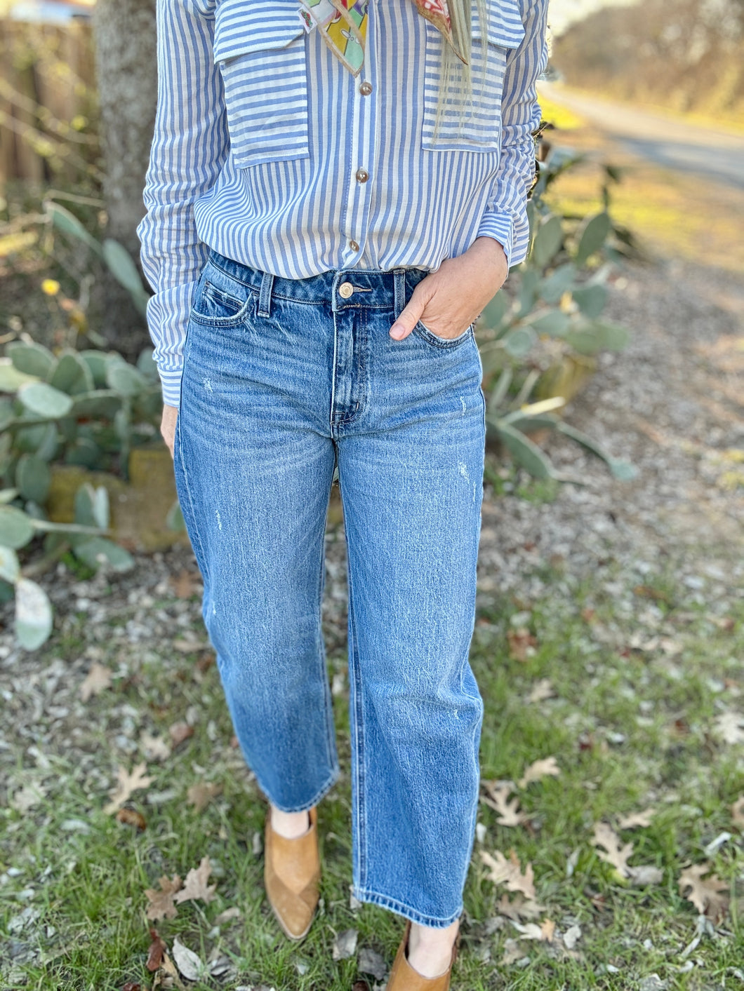 The Barely barrel jeans