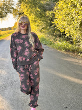 The Charcoal rose set
