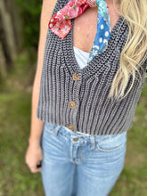 The Sacramento sweater vest~ 2 colors