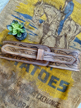 The pistol Annies belt