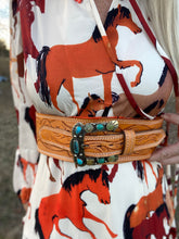 The pistol Annies belt
