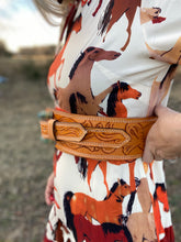 The pistol Annies belt