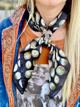 saddle scarf slide