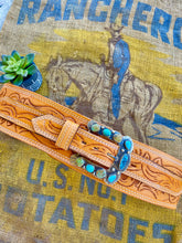 The pistol Annies belt