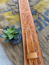 The pistol Annies belt