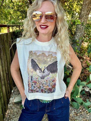 The Curious kiss tank