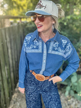 The Emory pearl snap