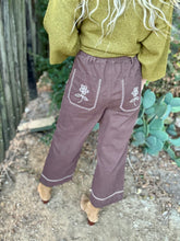 The chocolate chisum pants