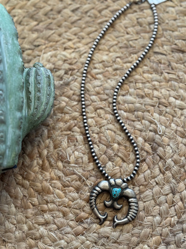 The Navajo Naja necklace