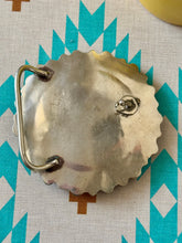 Around the world buckle