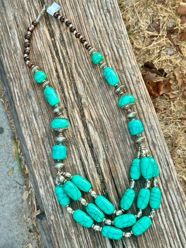 The Lasso necklace