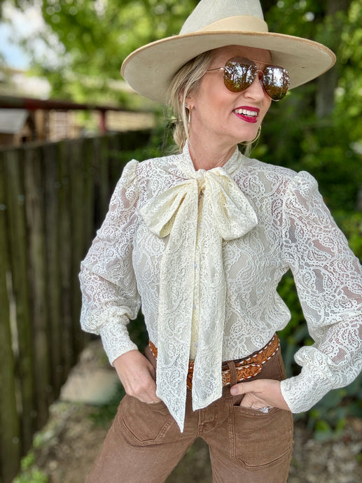 The Lilly lace blouse