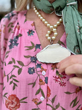 The happy bouquet necklace