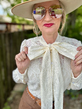 The Lilly lace blouse