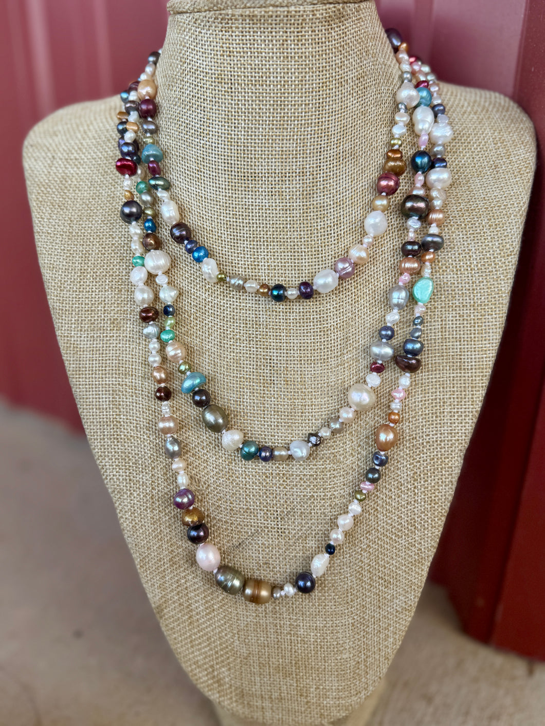 The Pony pearl necklace