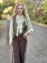 The chocolate chisum pants