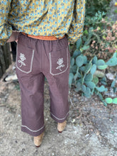 The chocolate chisum pants