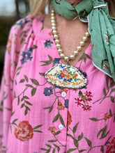 The happy bouquet necklace