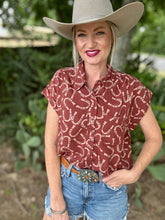 The Hardy horseshoe button up