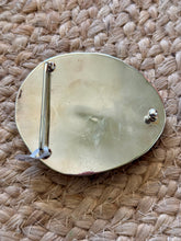 The Picture pearl buckle