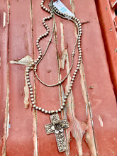 The lasso necklace